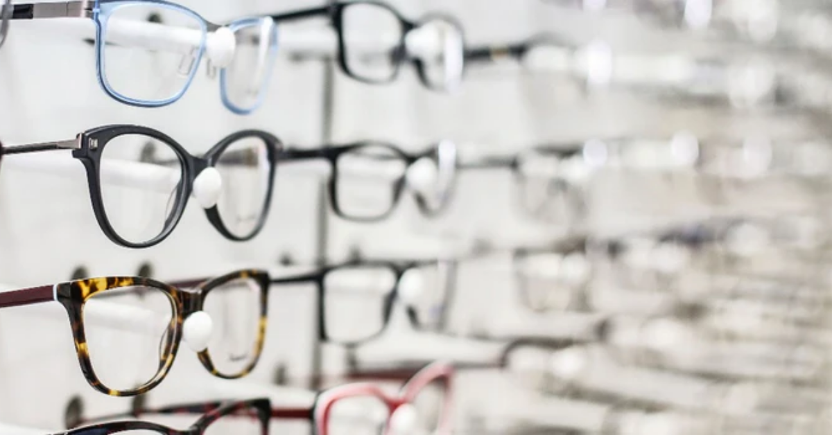 Eyewear and vision health: looky